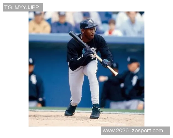 詹姆斯在家高尔夫模拟器练球分享精进球技的日常时光